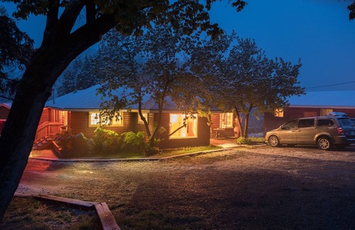 Gardiner Cabin | Our little piece of paradise. Perfect for large family and friend groups.