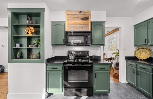 Skyland House | Our Mountain Retreat | A luxury Mountain Retreat with all the Modern Amenities!