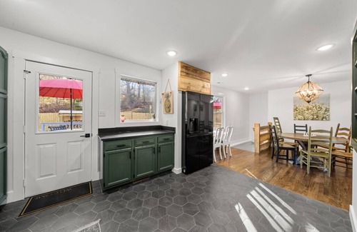 Skyland House | Our Mountain Retreat | A luxury Mountain Retreat with all the Modern Amenities!
