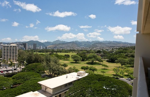 Diamond Head - Kapahulu - St. Louis Condo | Our Penthouse over the Pacific ☀ A true gem that sleeps 4 is lovingly cared for