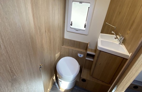 Calvao House | Our semi-integrated 265 TL in Aveiro