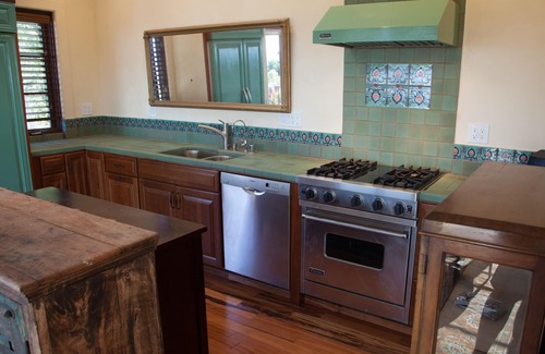 Eucalyptus Hill House | Our Spectacular Love Shack with Panoramic Ocean & Island Views