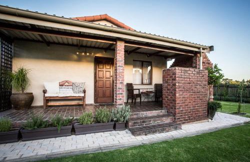 George Cabin | Out of Bounds Self-Catering Lodge