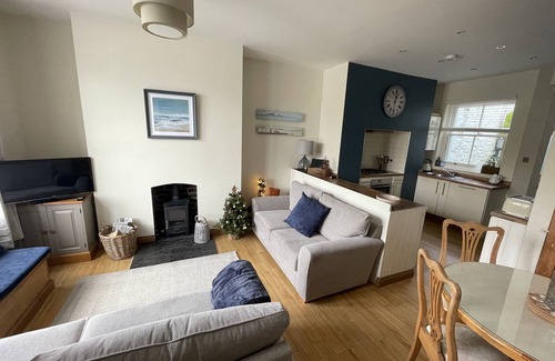 Fowey Cottage | Out of the Blue is a Refurbished Riverside Cottage with Stunning River Views