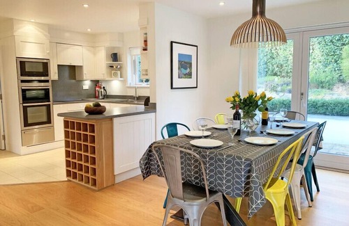 Rock Cottage | OUT OF THE WIND, family friendly, with open fire in Rock