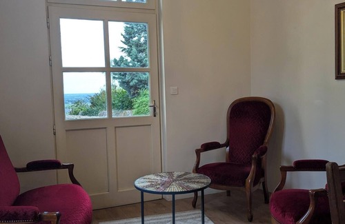 Saint-Saturnin-sur-Loire House | Outbuilding of the Château de Saint Saturnin sur Loire with view of the Loire River