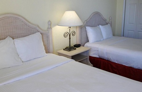 Bostroms Resort | Outdoor Getaway! 2 Serene Units w/Kitchen, Beach, Near Daytona 500 Experience