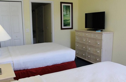 Bostroms Resort | Outdoor Getaway! 2 Serene Units w/Kitchen, Beach, Near Daytona 500 Experience