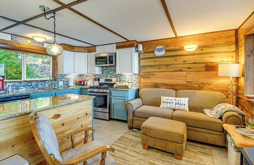 West Hills Cabin | Outdoor Kitchen & Canal Views: Cabin in Quilcene!
