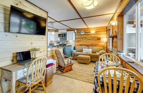 West Hills Cabin | Outdoor Kitchen & Canal Views: Cabin in Quilcene!