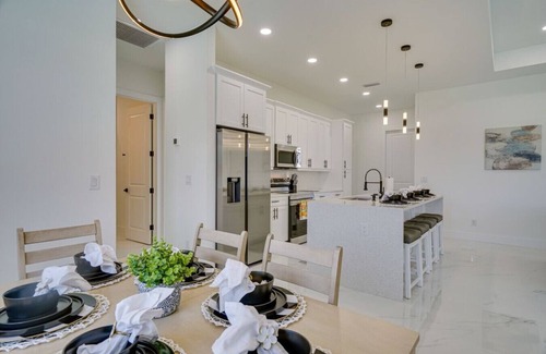 Diplomat Apartment | Outdoor Kitchenc Gameroom Pool King Suite