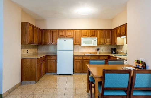 Shearer Hills - Ridgeview Condo | Outdoor Pool and Hot Tub | 15 Mins from Riverwalk!