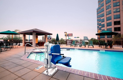 Shearer Hills - Ridgeview Condo | Outdoor Pool and Hot Tub | 15 Mins from Riverwalk!