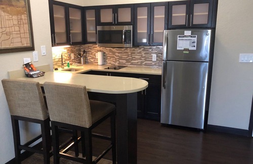 Lakeland Condo | Outdoor Pool. Private Suite Perfect for Groups!