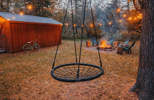Speculator House | Outdoor Sauna, Hiking, Ski at Oak Mountain, and Private Chef Available