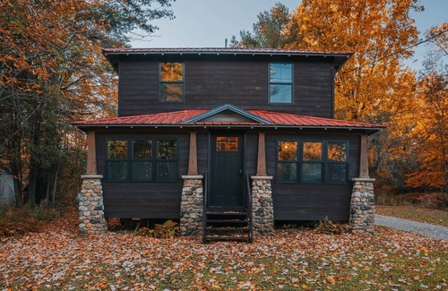 Speculator House | Outdoor Sauna, Hiking, Ski at Oak Mountain, and Private Chef Available