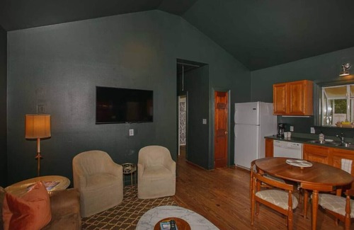 Point Clear House | Outdoorsy cottage in Fairhope, AL - pet friendly