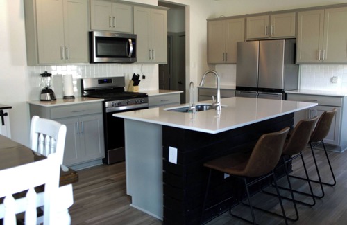 San Marcos House | Outlet Mall, San Marcos River, Sleeps 12 + Pets