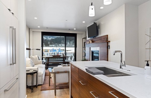 Jackson Condo | Outpost: One Town Hill 500 - Base of Snow King Mtn