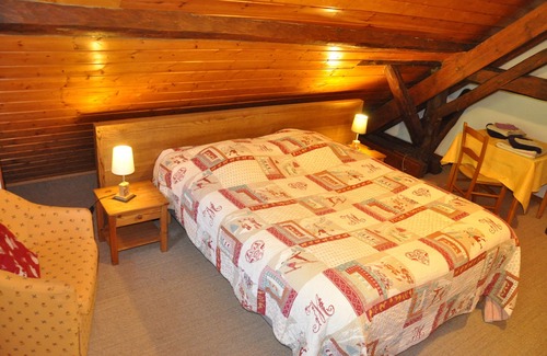 Queige House | Outrechenais barn with wolves