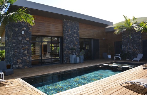 Piton Saint-Leu House | 'OUTSIDE-INSIDE' A furnished 4 * from 1600 € for 2 people