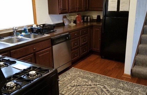 Lake Milton House | Outstanding Cabin on Lake Milton ~ Unbelievable Sunsets ~ Private Beach!