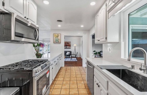 Northwest Anaheim House | Outstanding Home for Family Close to Disneyland