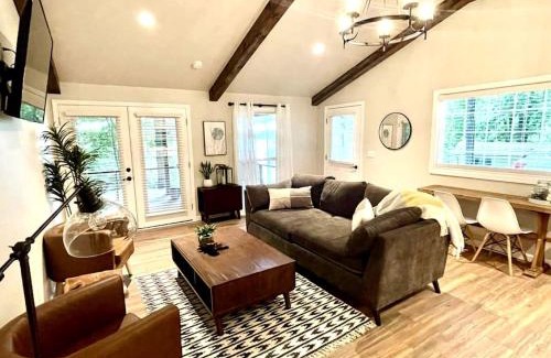 Cadiz House | Outstanding Lakefront Cottage with Fire Pit in Cadiz, Kentucky