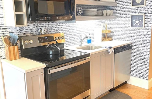 York Beach Condo | Outstanding location in the heart of Shorts Sands Village