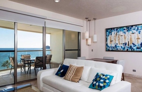 San Carlos Condo | Outstanding Modern Condo w beach access and private patio - Playa Blanca by RedAwning