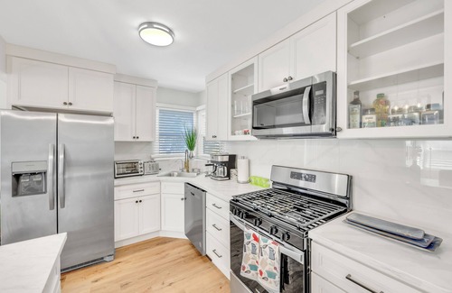 Inglewood House | Outstanding Pool House Next to SOFI/Intuit Dome!