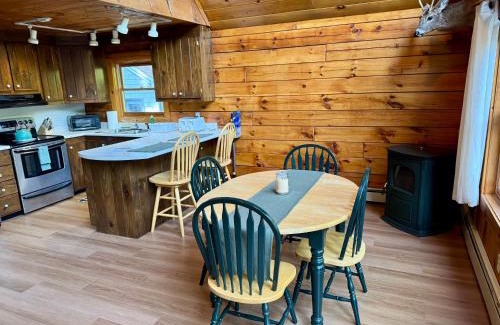 Rangeley House | Outta Range Outta Range, A Cozy Log Home Retreat