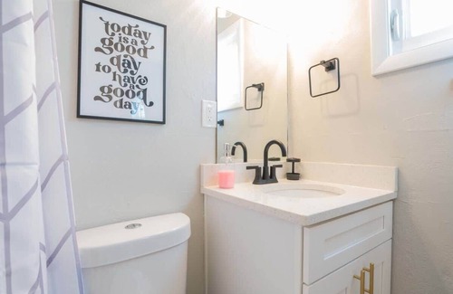 North Camellia Acres Apartment | OV Mosaic - Topaz Suite