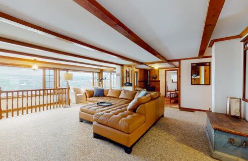 Hammondsport House | Over the River and Through the Woods