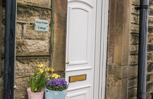 Holmfirth House | OVER-UNDER COTTAGE, pet friendly in Holmfirth