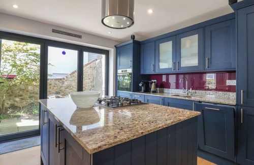 Hythe Cottage | OVERCHURCH, pet friendly, character holiday cottage in Hythe