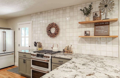 Overland Park House | Overland Park Beauty! 3BD 2BA New Listing!
