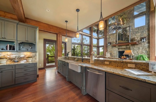 Frank House | Overlook at Wilderness Trail - Luxury custom home with Multi state views of TN and VA