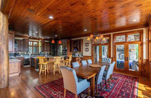 Banner Elk House | Overlook Estate in The Farm