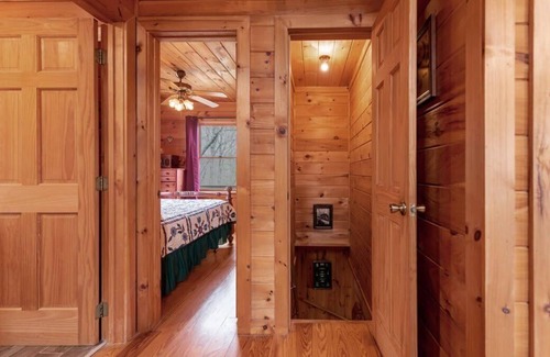 Foxfire Estates Cabin | Overlook Retreat-Mountain views, foosball, firepit