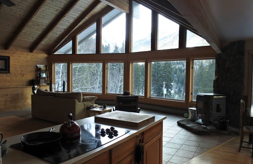Carbondale House | Overlook the Crystal River with amazing views of the Elk Mountains!