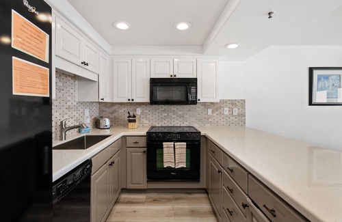 Imperial Beach Condo | Overlook the ocean and pier in this 2 Bedroom/2 Bath