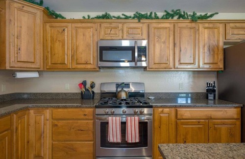 Pagosa Springs Condo | Overlook the River, Walk To Town & Hot Springs, AC