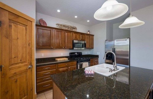 Pagosa Springs Condo | Overlook the River, Walk To Town & Hot Springs