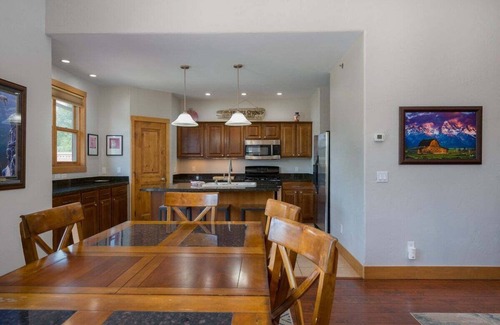 Pagosa Springs Condo | Overlook the River, Walk To Town & Hot Springs