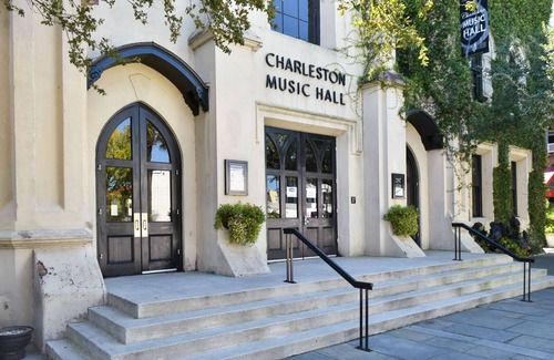 Radcliffeborough Apartment | Overlooking King Street, Steam Shower, + Parking Included