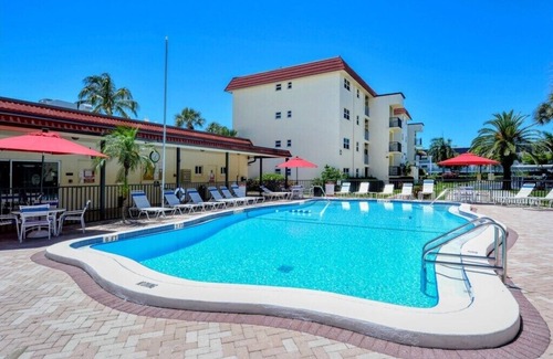 Siesta Key Condo | Overlooking Siesta Beach Penthouse #408