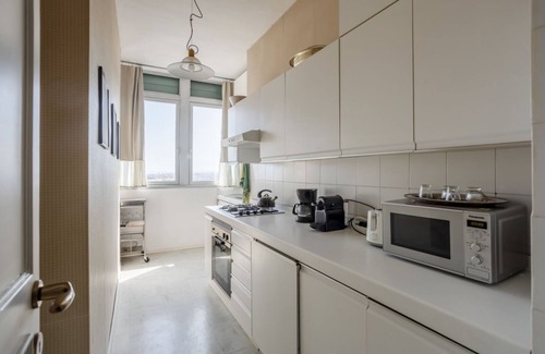 Marina Centro Apartment | Overlooking the Sea Apartment