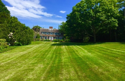 Harwich Port House | Overlooking Wychmere Harbor, 400 steps to beach, town & Nantucket ferry.n