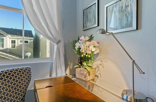 Rancho Cordova House | Overlooks Park & Amphitheater. Near river rafting, Lake Natoma, CSUS Aquatic Ctr